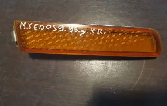 Mazda Xedos 6 Front indicator light 0664112