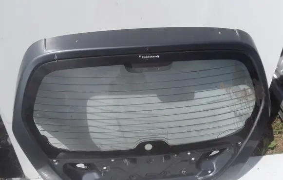 Suzuki Liana Tailgate/trunk/boot lid