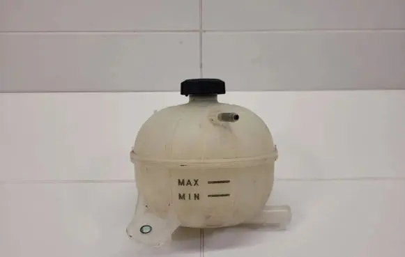 Hyundai Tucson TL Coolant expansion tank/reservoir 25430-D3500