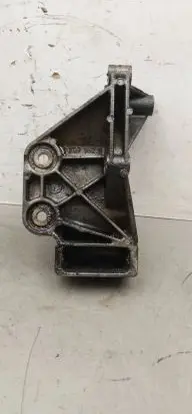 BMW 7 E32 Generator/alternator bracket 1707162
