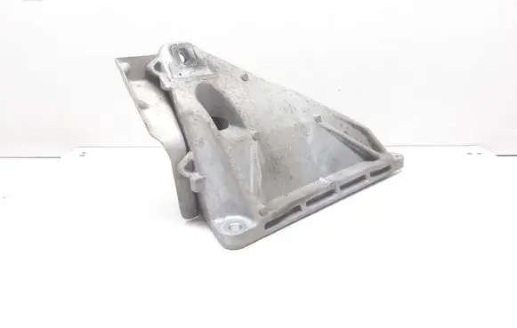 BMW 3 E92 E93 Engine mounting bracket 6770052 22116770052