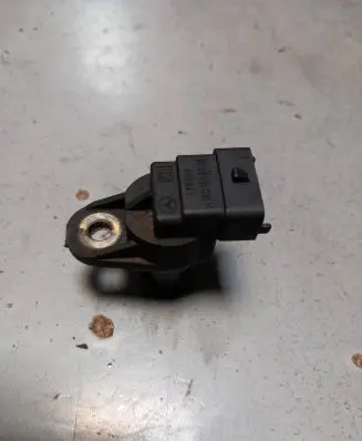Mercedes-Benz Vito Viano W638 Camshaft position sensor A0031539728