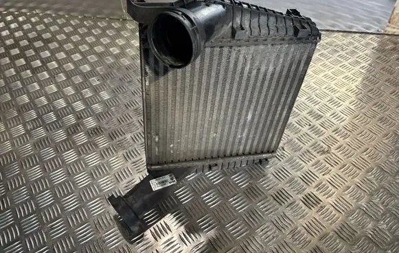 Audi Q7 4L Intercooler radiator 7L6145803D