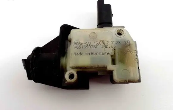 Fuel tank cap lock motor