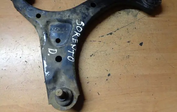 KIA Sorento Front lower control arm/wishbone RH545012P000