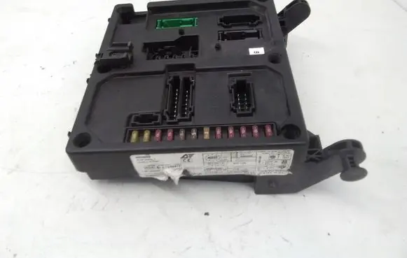Volkswagen Sharan Fuse module S108152001C