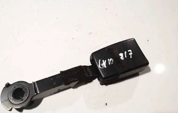 Rear seatbelt buckle