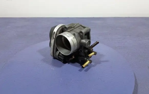 Volkswagen Golf V Throttle body valve 06A133062AT