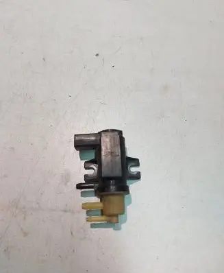 Volkswagen PASSAT B6 Vacuum valve 1K0906627A 06T195 0086800