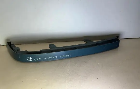 Renault 21 Under headlight/headlamp trim 7700789900