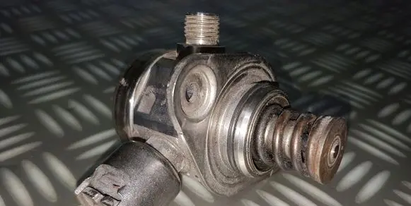 Jaguar XF X250 Fuel injection high pressure pump DX239D376AB