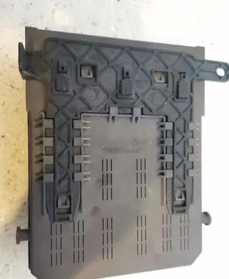 Citroen C5 Fuse module 9637466180 98162200