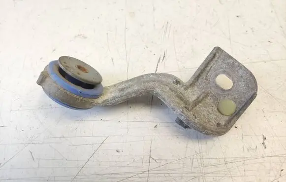 Citroen DS7 Crossback Radiator mount bracket 9603779180