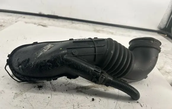 BMW 1 E81 E87 Air intake hose/pipe 7804846