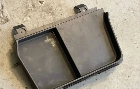 BMW M3 Battery box tray cover/lid 51478193803 E46X4