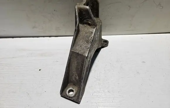 Renault Espace II Gearbox mounting bracket 