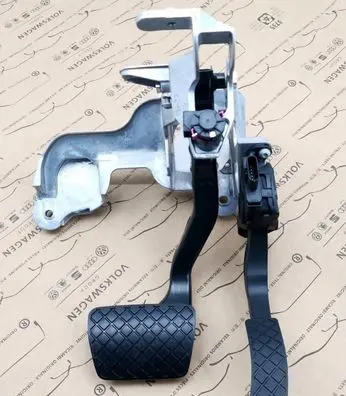 Audi A8 S8 D2 4D Pedal assembly 4G1723117