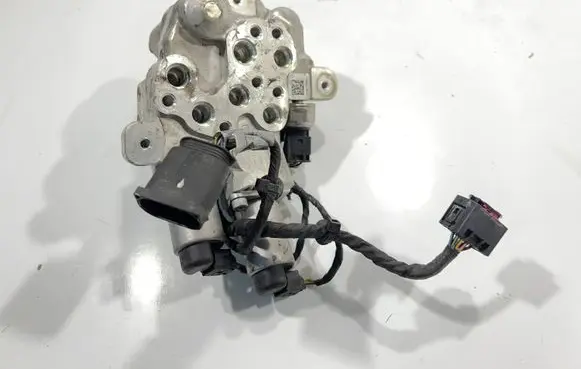 BMW 7 F01 F02 F03 F04 Air suspension compressor 