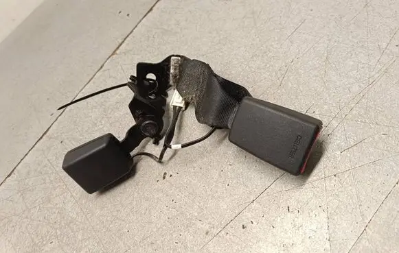 KIA Ceed Middle seatbelt buckle (rear) 89830 39253972 J7000WK