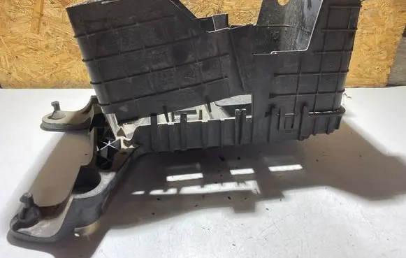 Audi A3 S3 8P Battery tray 
