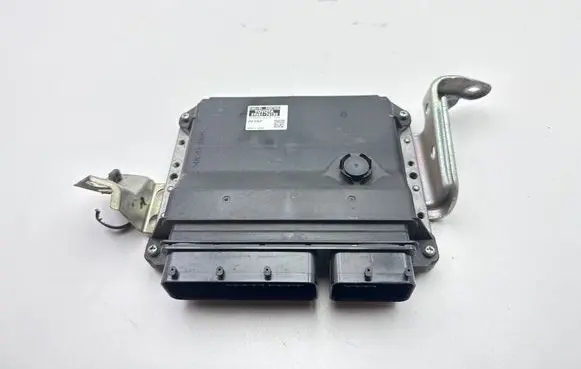 Lexus CT 200H Engine control unit/module 8966176180 2756003271