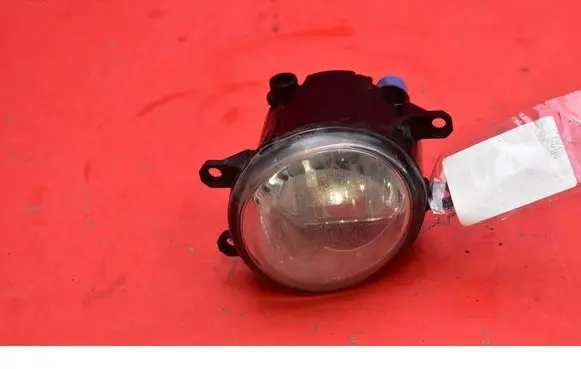 Toyota Avensis T220 Front fog light 81210-0W050