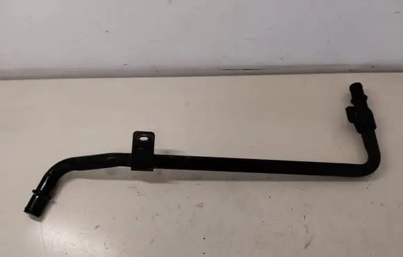 Mercedes-Benz Vito Viano W639 Engine coolant pipe/hose A6398305315