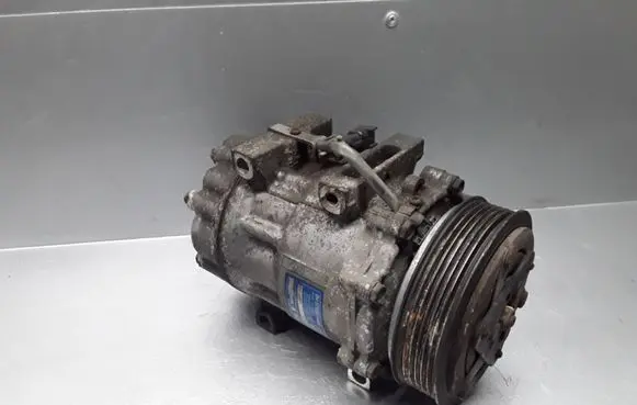Volvo V50 Air conditioning (A/C) compressor (pump) 3M5H19D629HE
