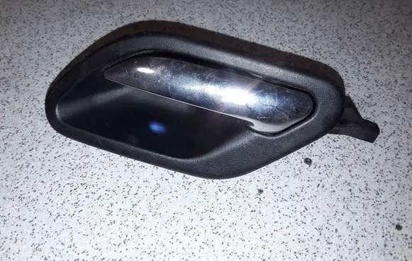 BMW 5 E39 Front door interior handle 51218226049 8226049