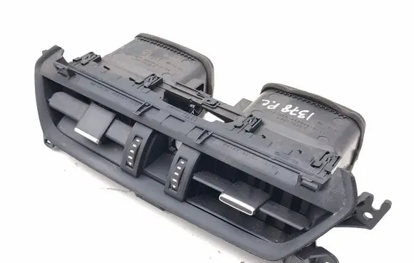 Toyota RAV 4 (XA50) Dash center air vent grill 5567042190