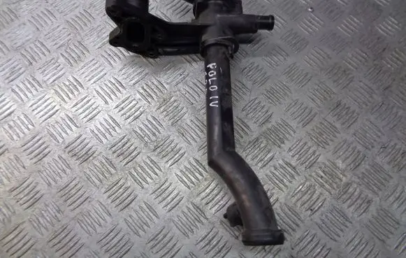 Volkswagen Polo IV 9N3 Thermostat housing 03C121111B