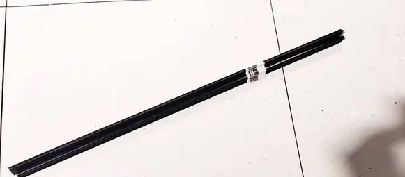 Volkswagen Touran I Windshield trim 