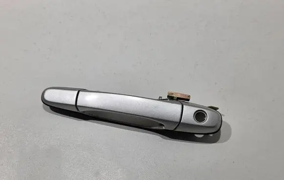 Lexus IS 200-300 Front door exterior handle 69220-53010