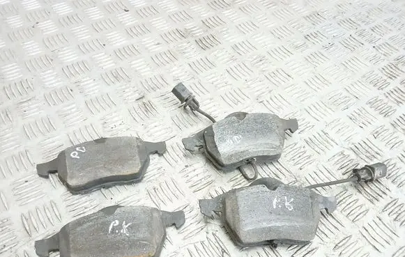 Audi A6 S6 C5 4B Brake pads (front) 