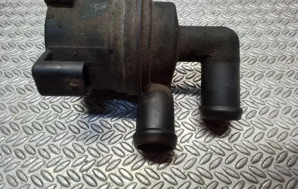 Volkswagen Caddy Electric auxiliary coolant/water pump 5N0965561A