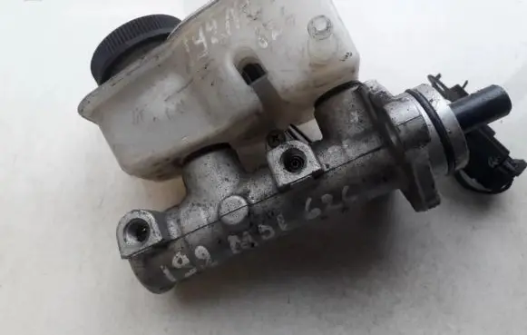 Mazda 626 Master brake cylinder