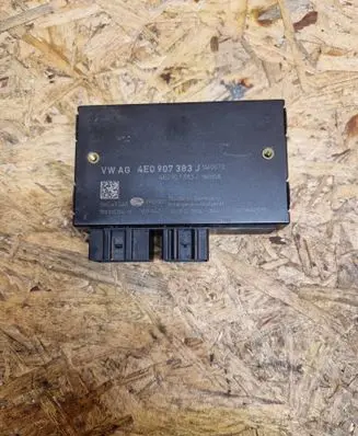 Audi Q7 4L Tow bar trailer control unit/module 4E0907383J 2A001001