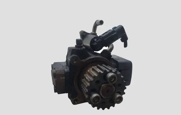 Volkswagen Golf VI Fuel injection high pressure pump 03L130755