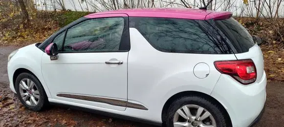 Citroen DS3 Rear side window