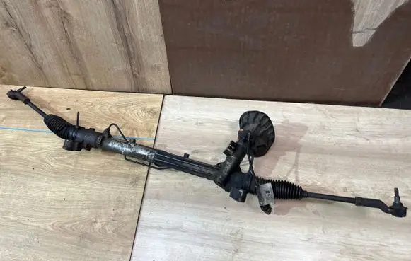 Ford Focus Steering rack 5M513200