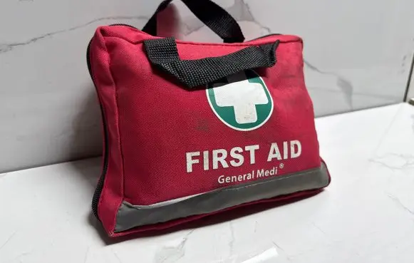 Mercedes-Benz A W176 First aid kit