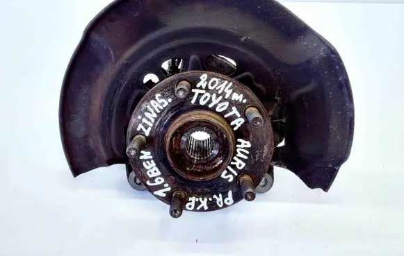 Front wheel hub