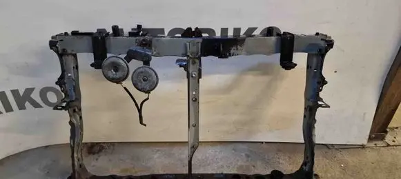 Toyota Avensis T270 Radiator support slam panel