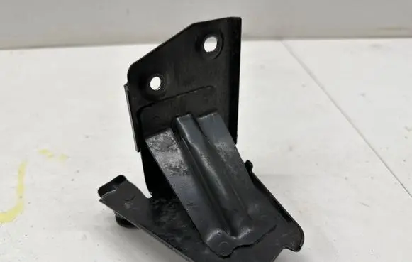 Skoda Karoq ABS pump bracket 5Q2614235E