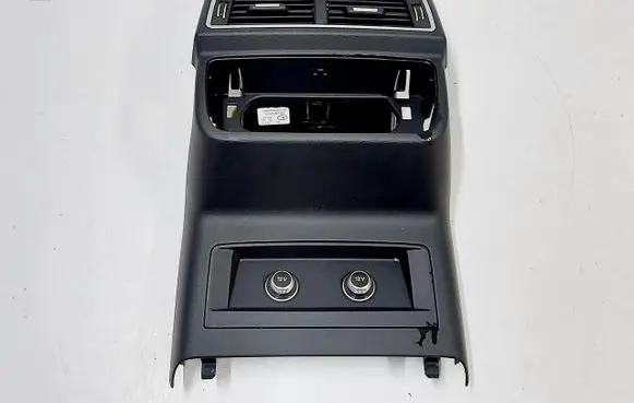 Audi SQ7 Rear air vent grill 4M0864147A