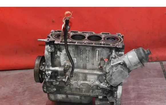 Peugeot 207 CC Engine block 8HR