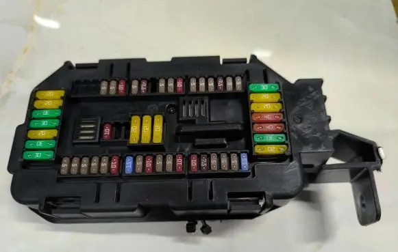 BMW X5 F15 Fuse module 6819653 03082017 962428