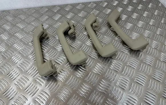 Volvo V70 A set of handles for the ceiling 13550