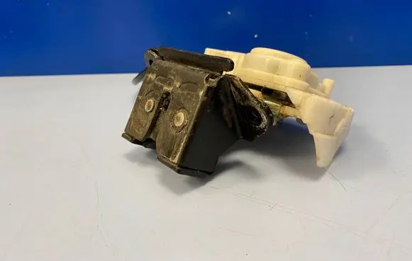 Mazda 6 Tailgate/trunk/boot lock/catch/latch B6701