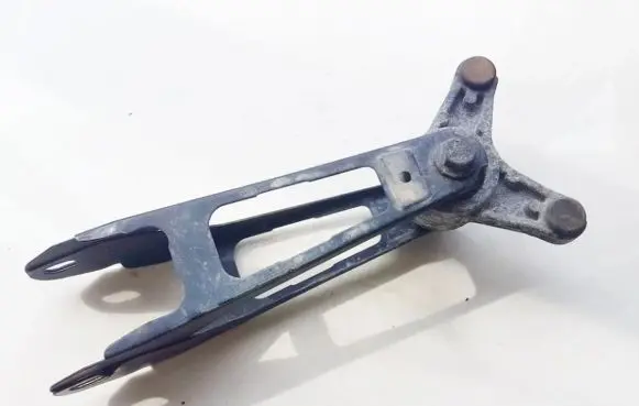 Volvo S70 V70 V70 XC Engine mount bracket 6842255